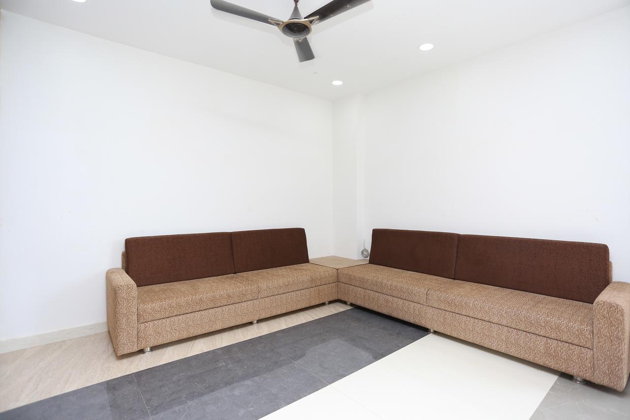 Oyo 15861 Hotel Shivganga Comfort Zone Rāipur エクステリア 写真