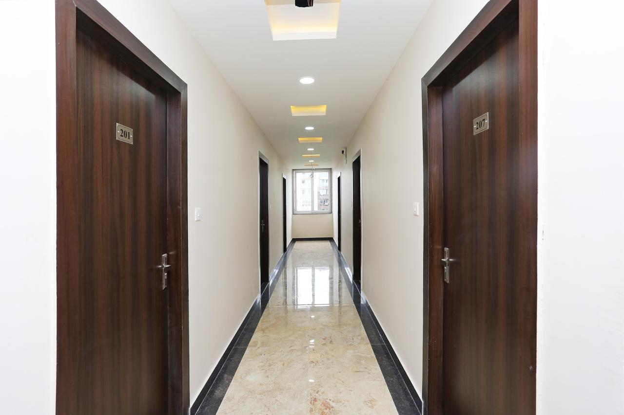 Oyo 15861 Hotel Shivganga Comfort Zone Rāipur エクステリア 写真